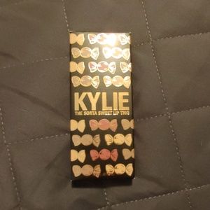 Kylie lip set